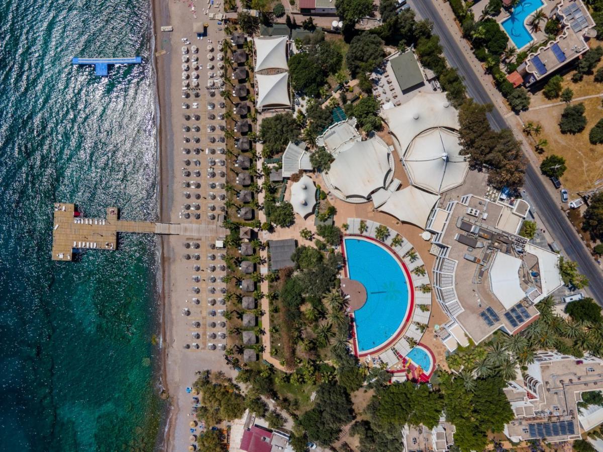Latanya Park Resort Yaliciftlik Exterior foto