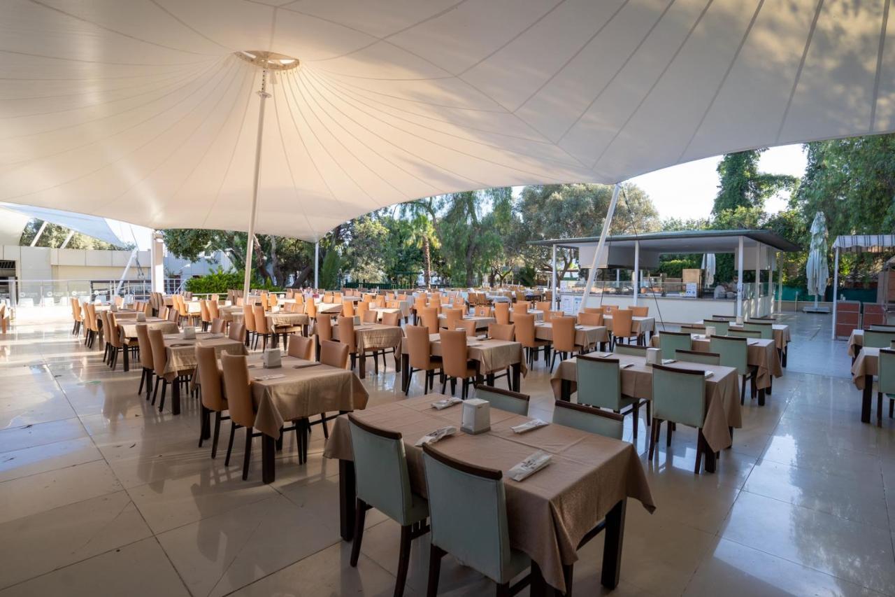 Latanya Park Resort Yaliciftlik Exterior foto